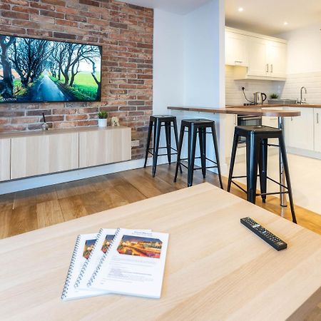Modern Canal View Home, In City Centre, Sleeps 8 Galway Exteriér fotografie