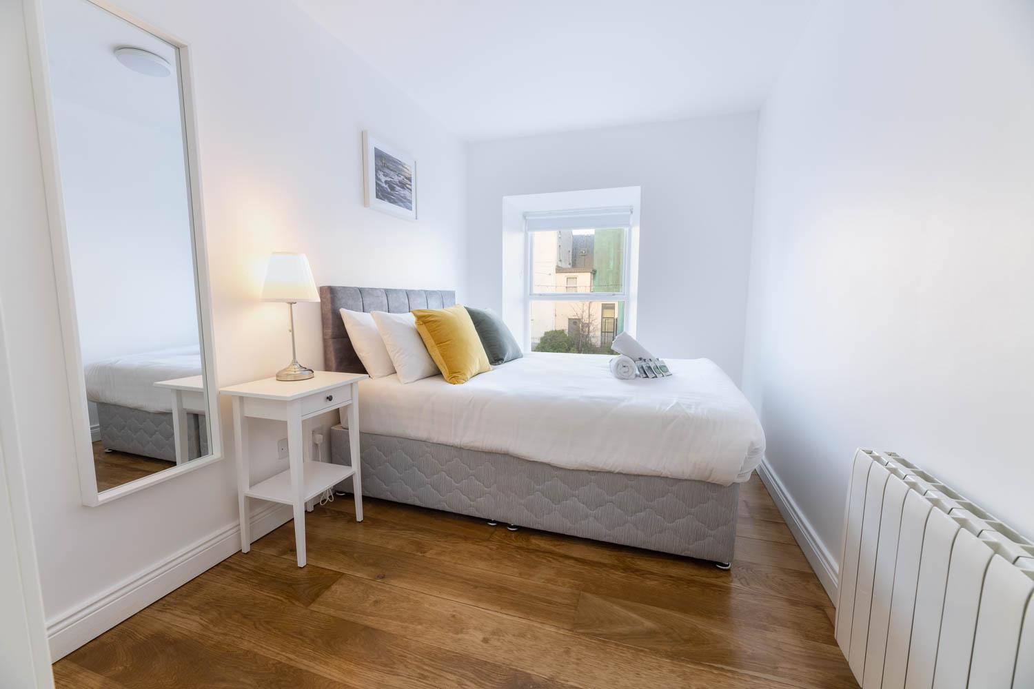 Modern Canal View Home, In City Centre, Sleeps 8 Galway Exteriér fotografie